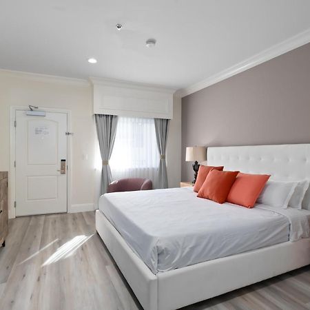 Hotel Huntington Duarte Bagian luar foto