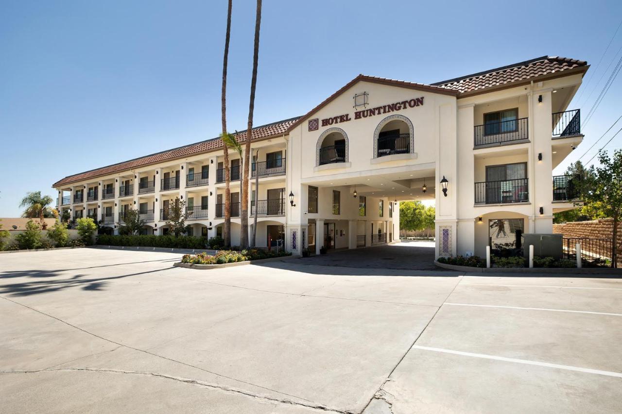 Hotel Huntington Duarte Bagian luar foto