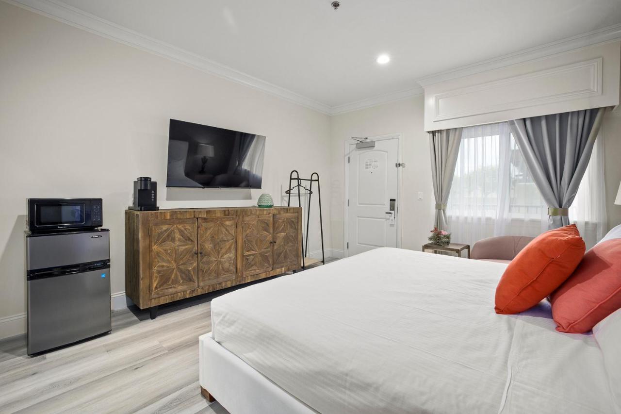 Hotel Huntington Duarte Bagian luar foto