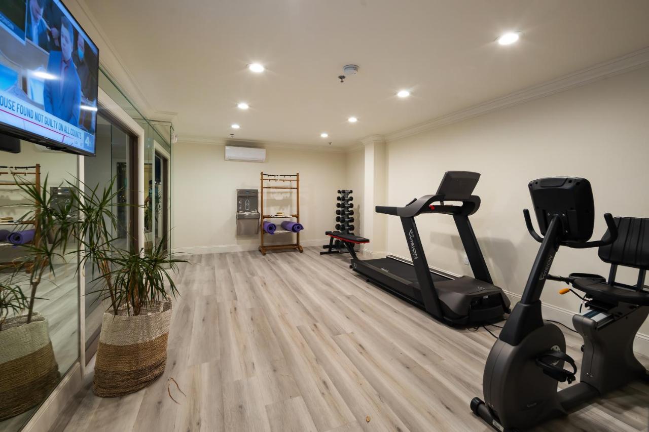 Hotel Huntington Duarte Bagian luar foto