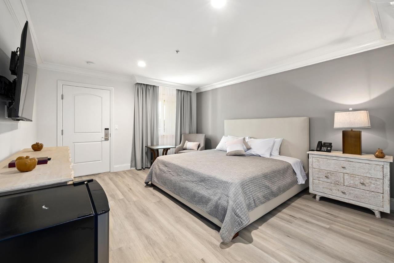 Hotel Huntington Duarte Bagian luar foto