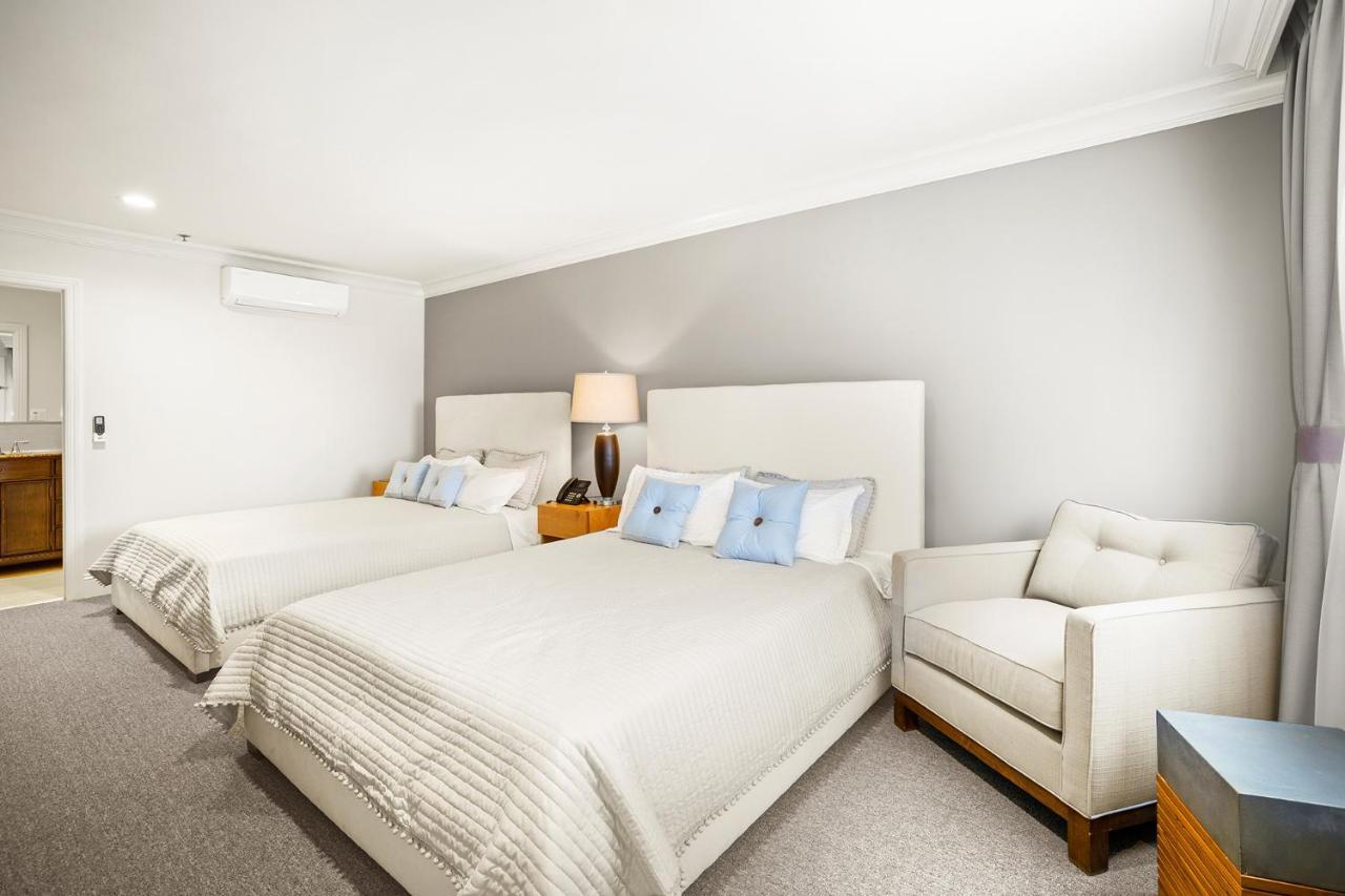 Hotel Huntington Duarte Bagian luar foto
