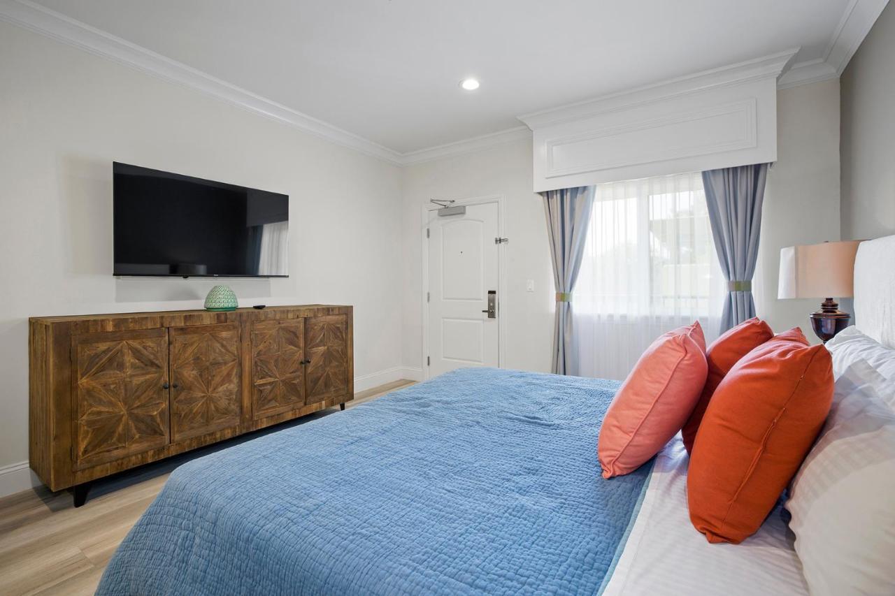 Hotel Huntington Duarte Bagian luar foto