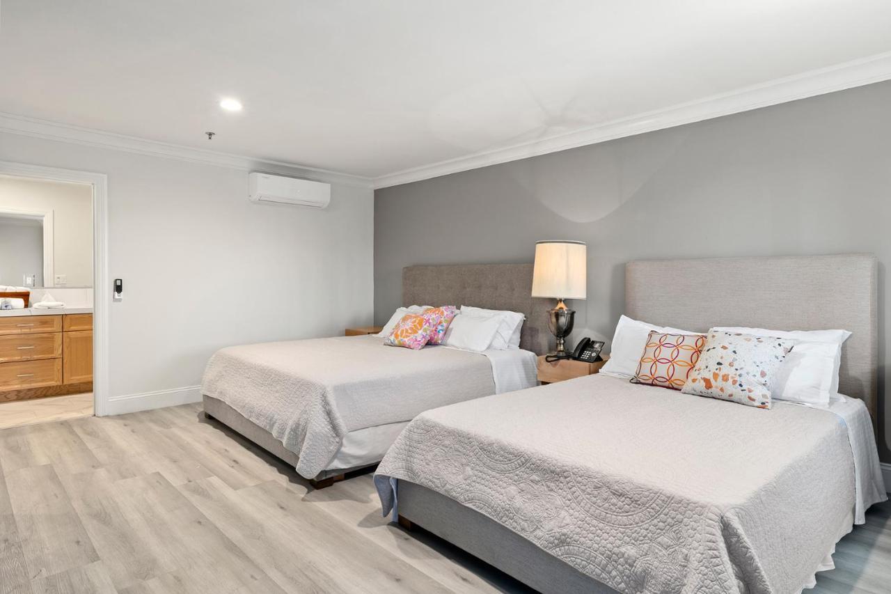 Hotel Huntington Duarte Bagian luar foto