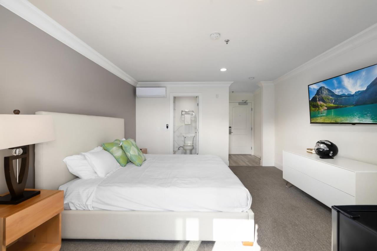 Hotel Huntington Duarte Bagian luar foto