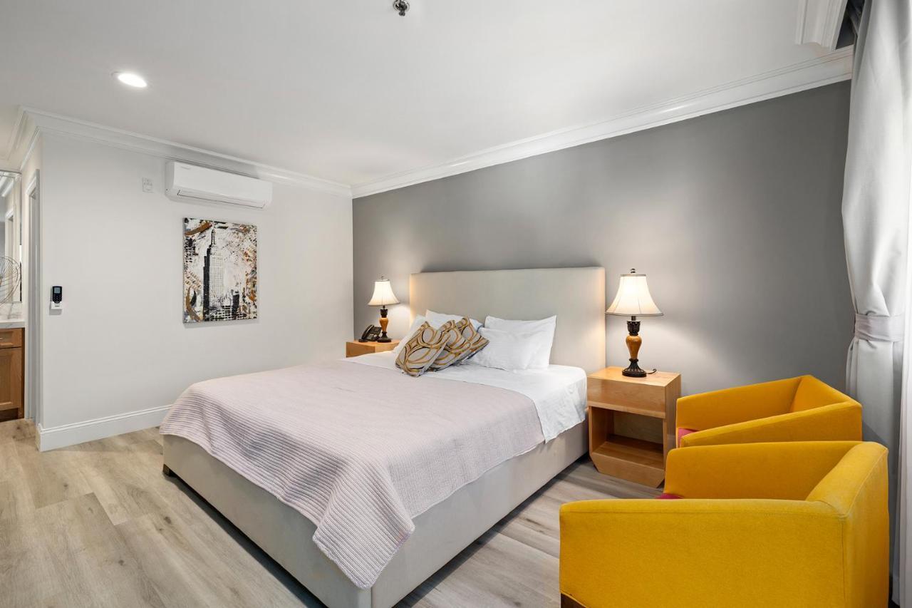 Hotel Huntington Duarte Bagian luar foto