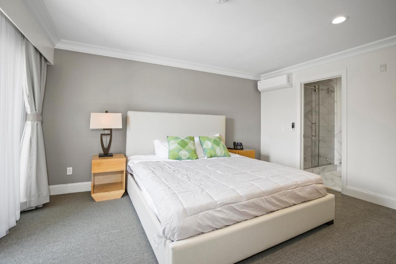 Hotel Huntington Duarte Bagian luar foto